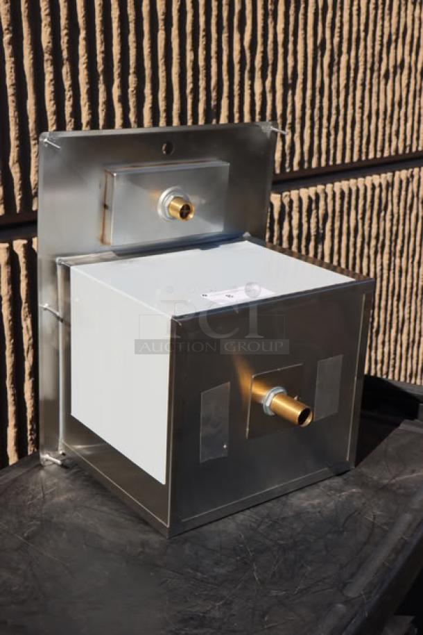 Brand new Regency 600DIWIB2118 stainless steel water station with ice bin, 18" x 21", minor cosmetic scratches.