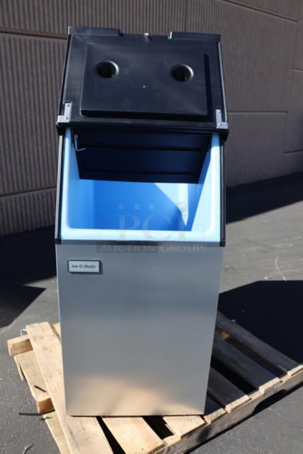 Brand new Ice-O-Matic B42PSC ice storage bin, 351 lb capacity. Out of original packaging, may have minor dents and scratches.