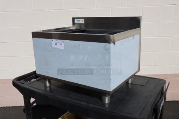 Regency 600IB1824CP 18"x24" underbar ice bin, brand new, with scratch-n-dent condition, 7 circuit post-mix cold plate.