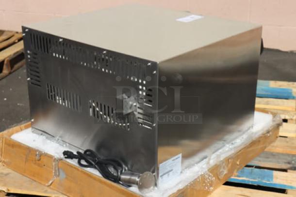 BRAND NEW Vollrath CO4-120HS half-size convection oven. Stainless steel, 120V, with scratch-n-dent condition. Serial: P060-38577906-016.