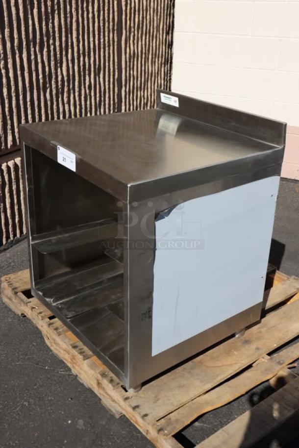 Regency stainless steel glass rack storage unit, model 600GRSU2324. Brand new, scratch-n-dent condition, 23"x24" flat top.