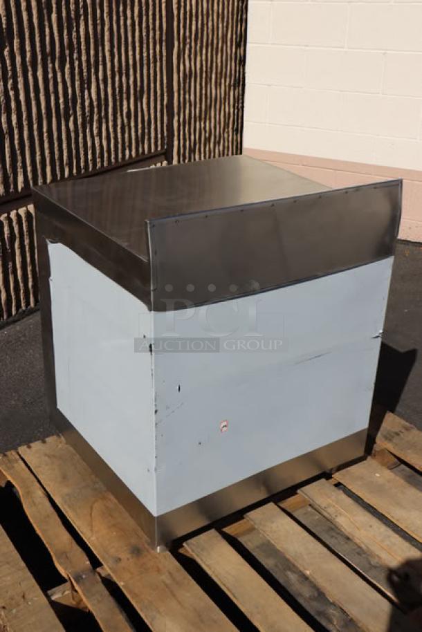 Regency 600GRSU2324 stainless steel glass rack storage unit, 23" x 24". New condition with visible dents. Flat top design.