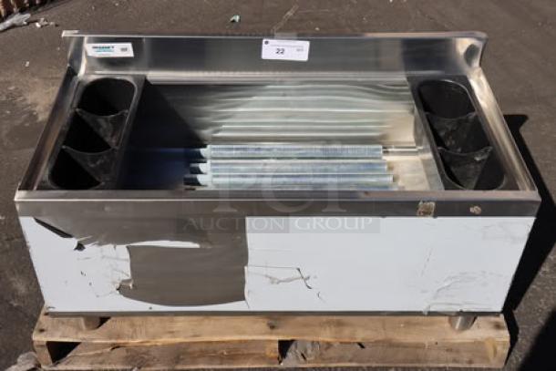 Brand new Regency 600IB1836CP 18"x36" underbar ice bin with 7 circuit cold plate, minor scratches, bottle holders, 79 lb.