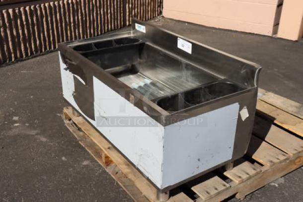 Regency 600IB1836CP 18"x36" underbar ice bin, new scratch-n-dent, with 7 circuit post-mix cold plate, bottle holders, labels visible.