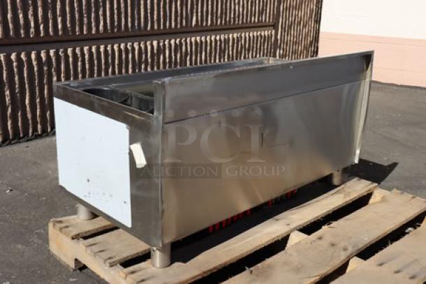 Brand new Regency 600IB1836CP underbar ice bin with 7 circuit post-mix cold plate. Features bottle holders, 79 lb capacity.
