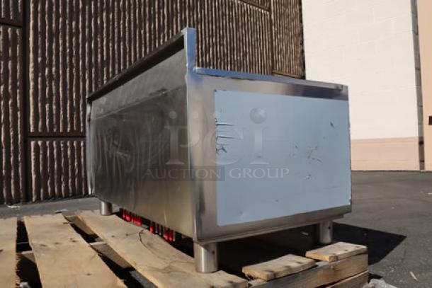 Regency 600IB1836CP 18"x36" underbar ice bin with cold plate, brand new with light scratches. Bottle holders, 79 lb. capacity.