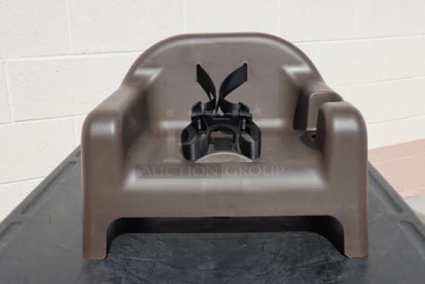 Brand new Carlisle 911401 brown polypropylene booster seat with safety strap, set of 4.