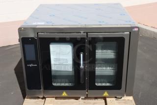 Alto-Shaam Vector F Series VMC-F3E multi-cook oven, brand new with minor scratches. Serial: 3667283. 3-phase, 208/240V.