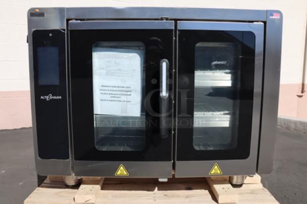 Alto-Shaam Vector F Series VMC-F3E multi-cook oven, stainless steel, dual glass doors, minor scratches and dents.