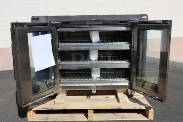 Alto-Shaam Vector F Series VMC-F3E multi-cook oven, stainless steel, minor scratches, dents, open doors on wooden pallet.