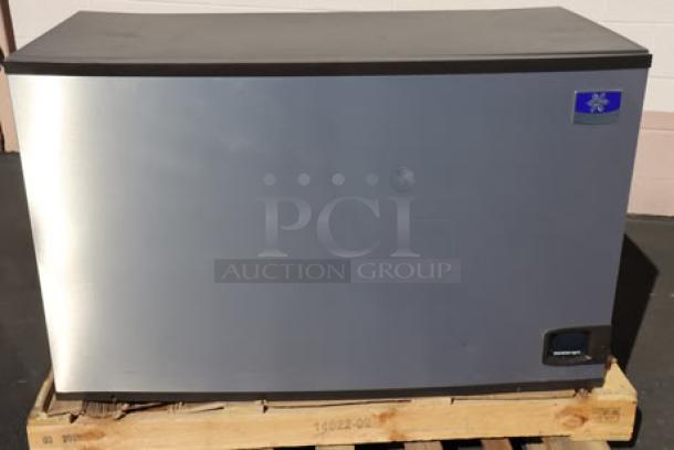 Manitowoc IDT1500A Indigo NXT 48" air-cooled ice machine, brand new scratch-n-dent condition, 1668 lb capacity, serial 1121252692.