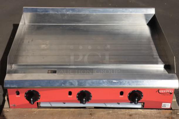 Avantco CAG-15-TG 15" countertop gas griddle, new scratch-n-dent. Stainless steel, thermostatic controls, 35,000 BTU.
