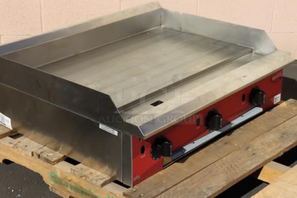 Brand new Avantco CAG-15-TG gas griddle, 15" countertop, 35,000 BTU, thermostatic controls. Scratch-n-dent condition.