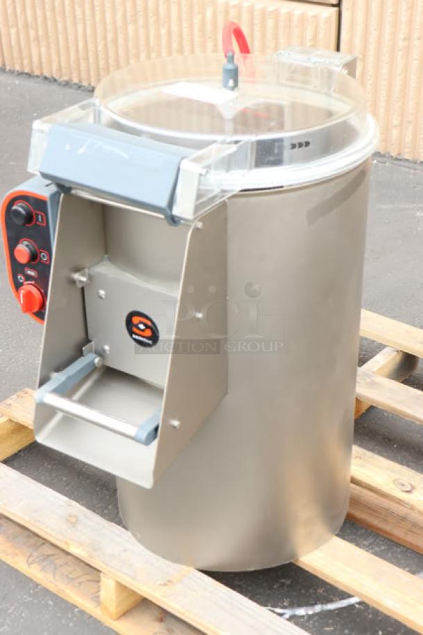 Brand new Sammic PI-20 potato peeler, 44 lb capacity, 120V, 3/4 hp. Out of box, with minor scratches and dents.