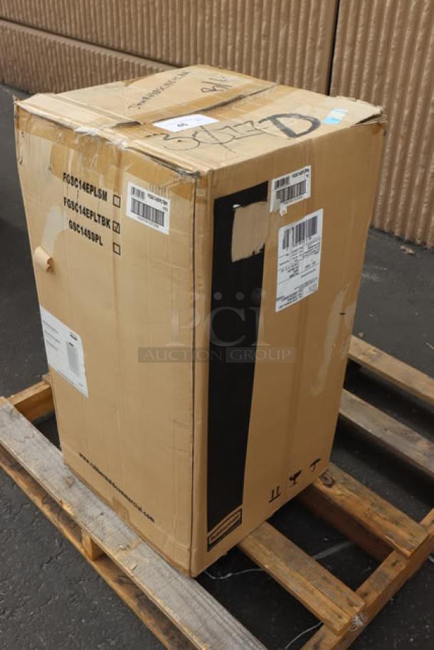 Brand new Rubbermaid® FGSC14EPLTBK 16-gallon black steel trash can. Original packaging is damaged.