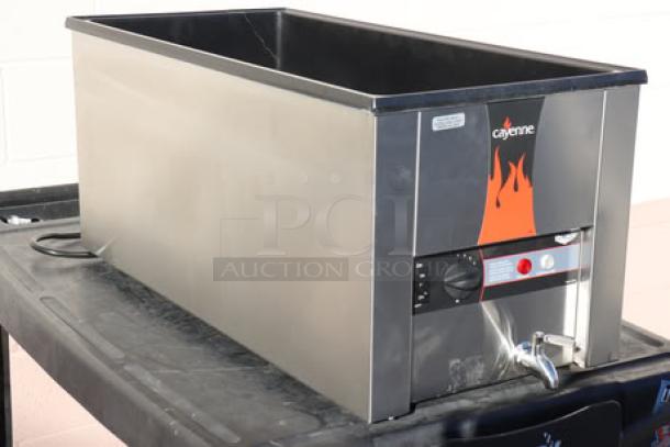 BRAND NEW Vollrath 72050 Cayenne heat 'n serve food rethermalizer, 28 3/4" x 13 3/4", stainless steel, 120V, 1600W.