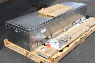 BRAND NEW SCRATCH-N-DENT ServIt 423ESTSWOPB steam table, stainless steel, five pan, partially enclosed base, visible minor wear.