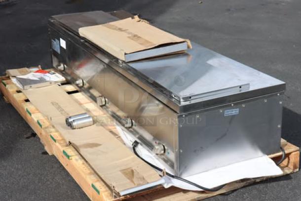 BRAND NEW ServIt 423ESTSWOPB five pan electric steam table, partially enclosed base, scratch-n-dent, 208/240V, 3750W.