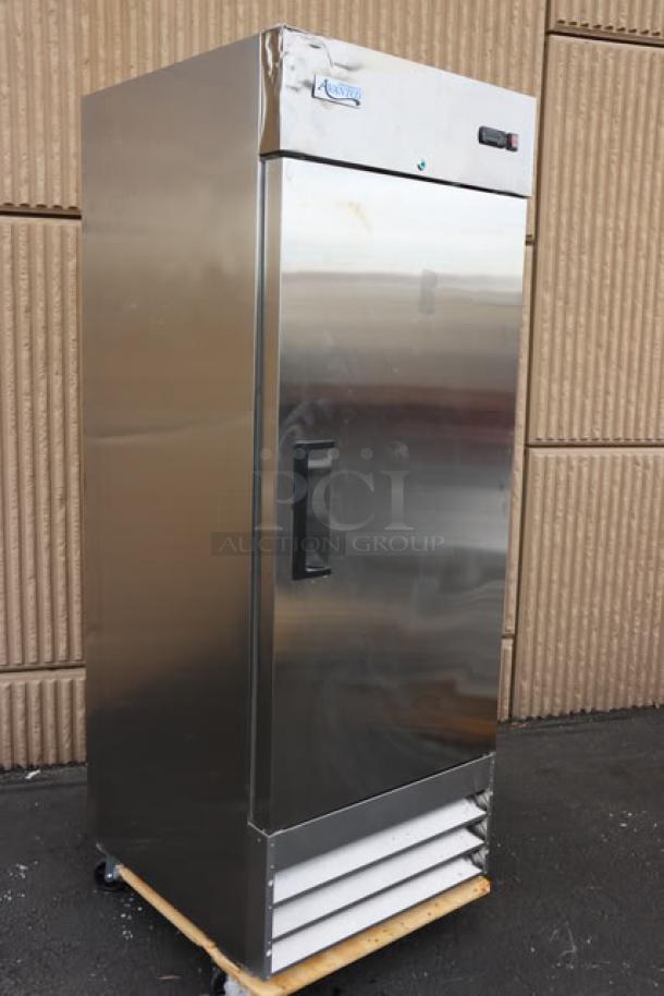 Avantco A-23R-HC 29" solid door reach-in refrigerator, stainless steel, brand new with minor scratches and dents, tested working.
