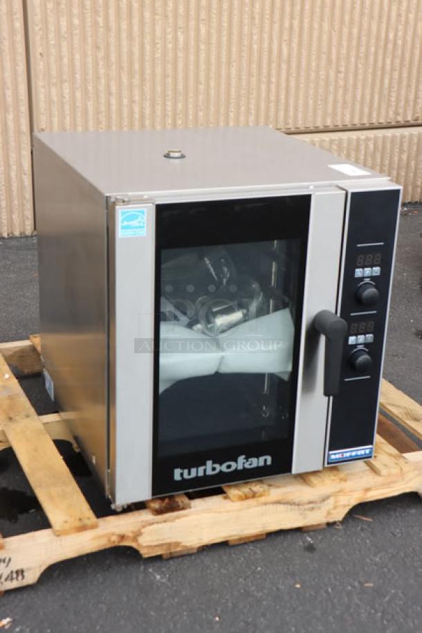 BRAND NEW Moffat E33D5-P convection oven, digital controls, steam injection, 208V, slight dents, small parts possibly missing.