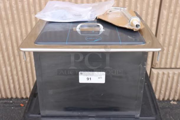 Brand new Delfield 204P drop-in water station with ice storage bin. Minor scratches/dents. Label indicates S/N: 2508820100161.