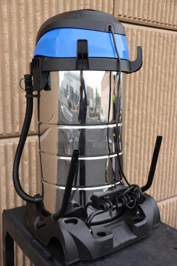 Brand new Lavex 944BJ14126G 26-gallon stainless steel wet/dry vacuum. Includes toolkit. 100-120V, 1400W. Scratch-and-dent condition.