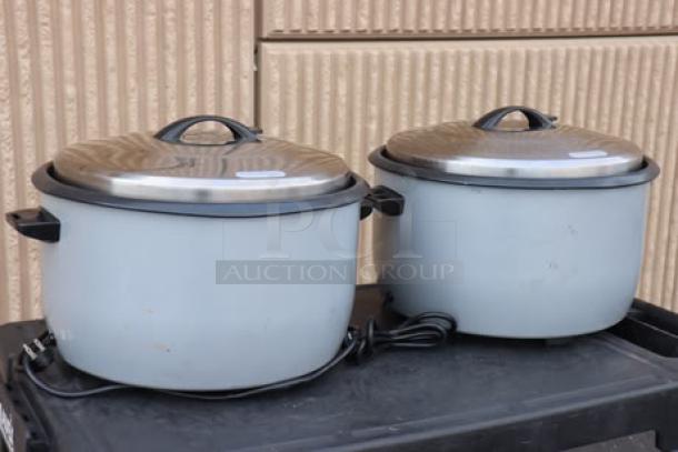 Brand new Avantco RCB124 electric rice cookers, 124 cup capacity, scratch-n-dent condition, with removable lids, 240V, 3000W.