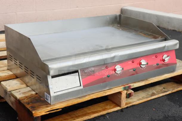 Avantco EG30N 30" electric countertop griddle, 208/240V, 3375W-4500W. Brand new, scratch-n-dent condition. Serial: EG30D24070069.