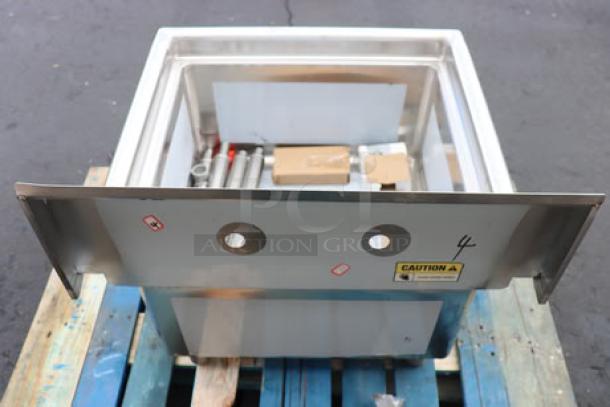 Regency 600S12323 stainless steel commercial sink, 28" with legs and bracing, unboxed, possible scratches/dents, no drainboards.