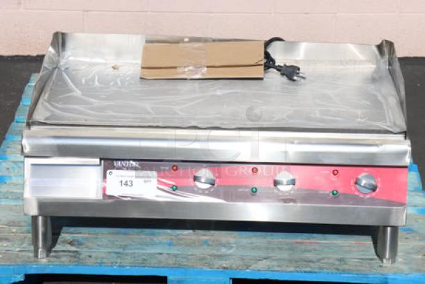 Avantco EG30N 30" electric countertop griddle, brand new scratch-n-dent, 208/240V, 3375W-4500W. Serial: EG30D25030043.