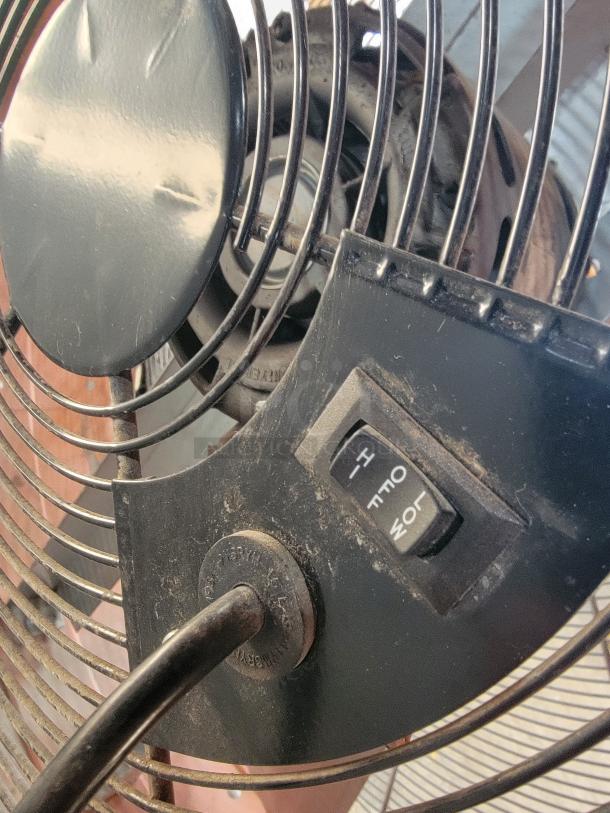 Command Electris E29066 industrial drum fan, 30", orange steel, 2-speed switch (High/Low), tested, durable, with wheels.