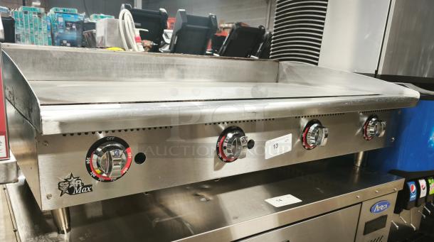 LIKE NEW Star Star-Max 648MF 48" gas griddle, manual controls, 113,200 BTU, stainless steel, model visible, excellent condition.