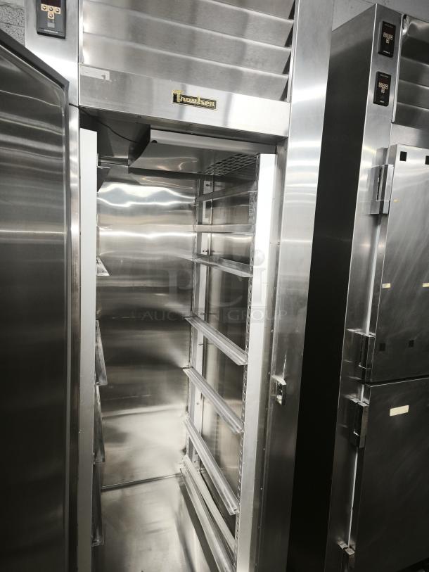 Traulsen RHT132WUT-FHS stainless steel reach-in refrigerator, 24.2 cu. ft., like new condition, single section, tested working.