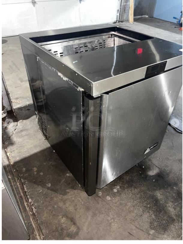 BERG BERS27 Sandwich Prep Table, 8 pan, single door, stainless steel, durable, efficient, used condition.