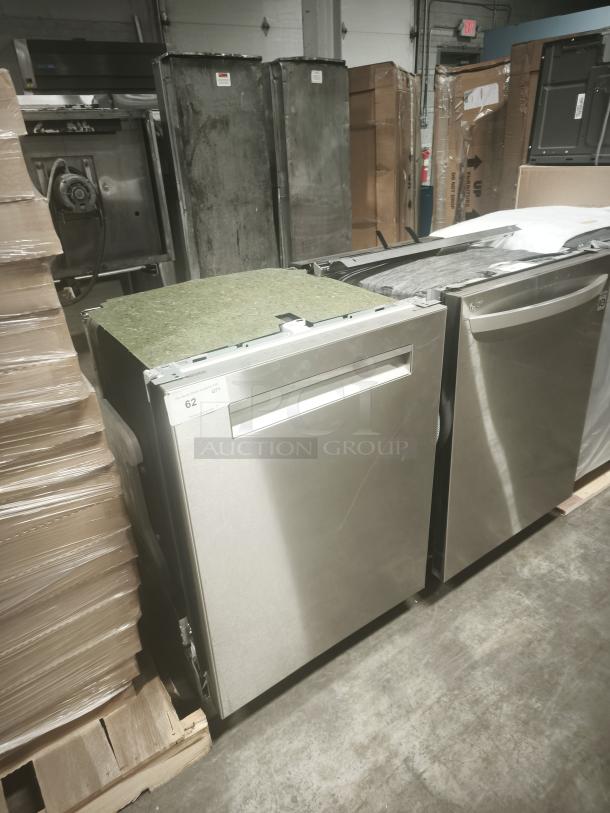 Brand new Bosch 500 Series 24" top control smart dishwasher, stainless steel, 3rd rack, AutoAir, 44 dBA.