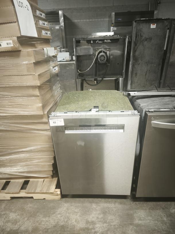 Brand new Bosch 500 Series 24" smart dishwasher, stainless steel, top control, 3rd rack, AutoAir, 44 dBA, model WDTA50SAKZ3.