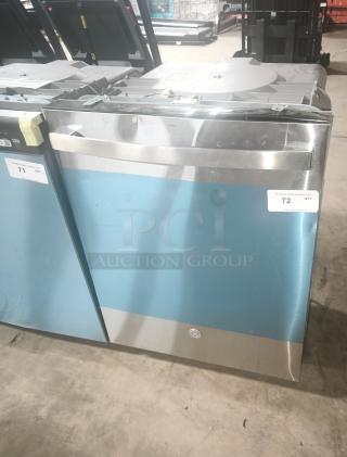 NEW GE Top Control Dishwasher GDT550PYRFS with Sanitize Cycle & Dry Boost. Stainless steel, plastic interior, pristine condition.