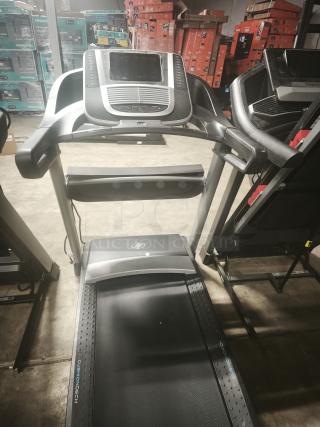 NordicTrack S45i treadmill, model NTL99520, in good condition. Features include console display and Cushion Deck technology.