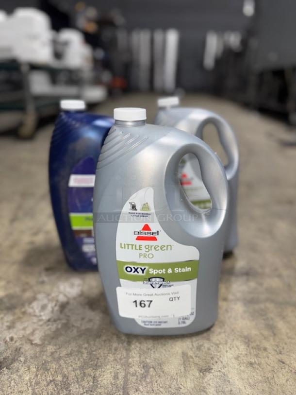 Bissell Pet Pro Oxy Spot & Stain Formula, designed for portable carpet cleaners, sealed gallon jug with clear labeling.