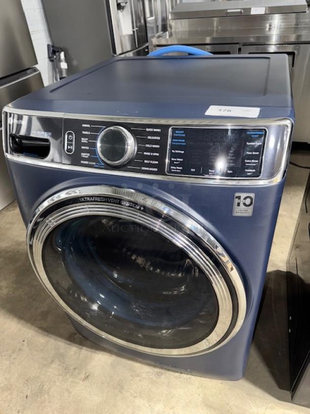 GE Profile 5.3 cu ft Smart Front-Load Washer, Ultra Fresh™ Vent System+, Model PFW870SPVRS, like new condition.
