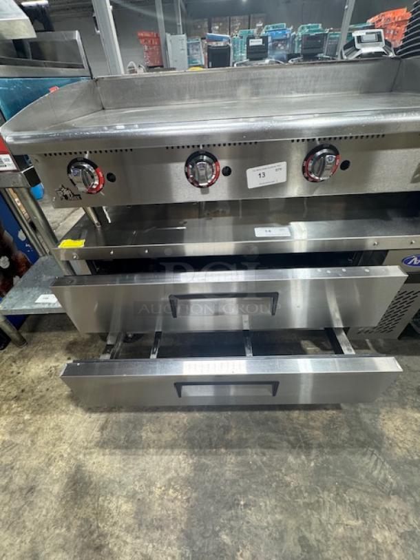 LIKE NEW Star Star-Max 648MF 48" gas countertop griddle with manual controls, 113,200 BTU. Stainless steel, excellent condition.