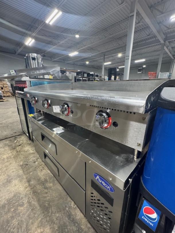 Star Star-Max 648MF 48" gas countertop griddle in like new condition, manual controls, 113,200 BTU capacity.