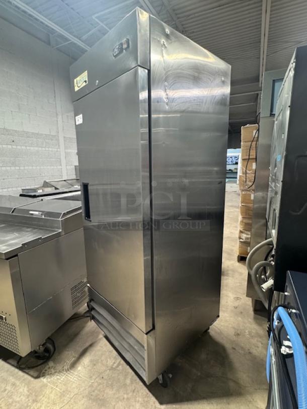 Avantco A-23R-HC 29" solid door reach-in refrigerator, stainless steel, tested, excellent condition, model 178a23rhc.