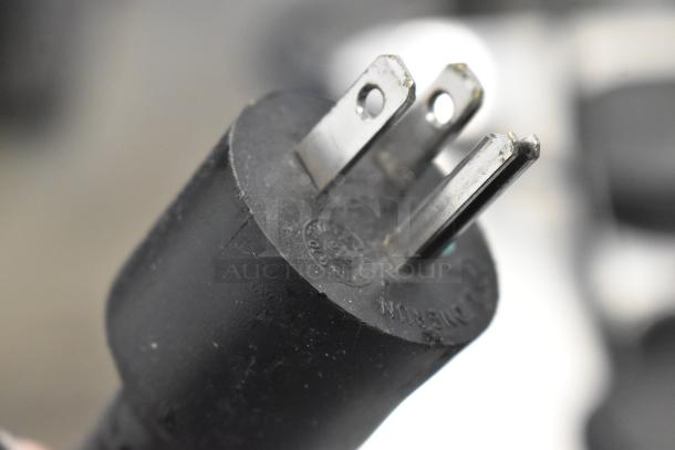 Close-up of a 3-prong plug on the 2022 Automatic Bar Controls JT-NITCOM-R Cold Brew Nitro Dispenser. 115 Volts, 1 Phase.