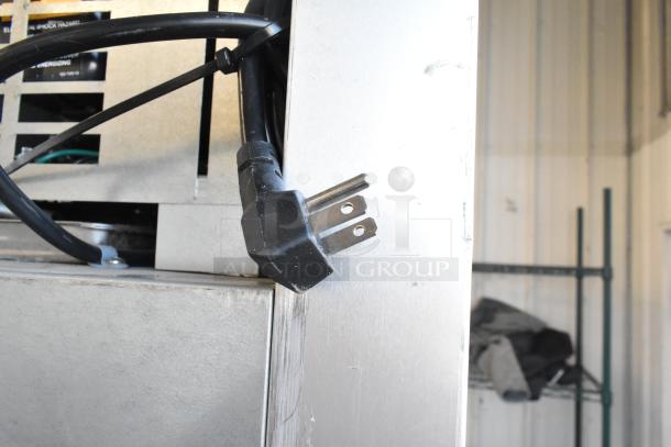 Power plug for Traulsen SB1G-10010-032A cooler. Stainless steel finish, commercial-grade, 115V, 1-phase.