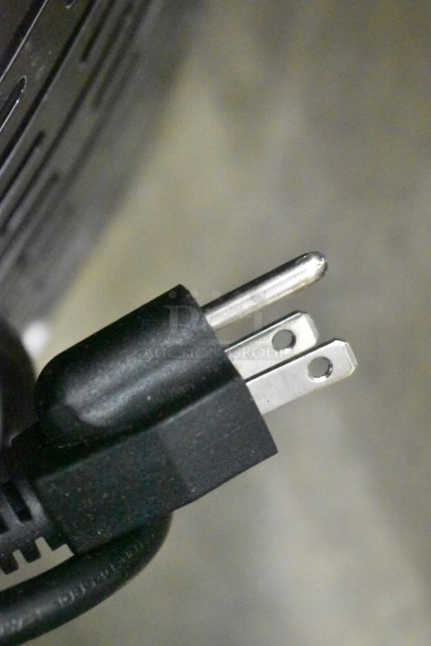 Power plug of Avantco 193BCR15HCB refrigerated display case, black, 110-120 volts, scratch and dent condition.