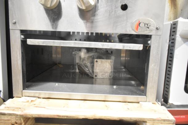 BRAND NEW Cooking Performance Group 351CPGSP18N Natural Gas Stock Pot Range, 80,000 BTU, scratch and dent condition.