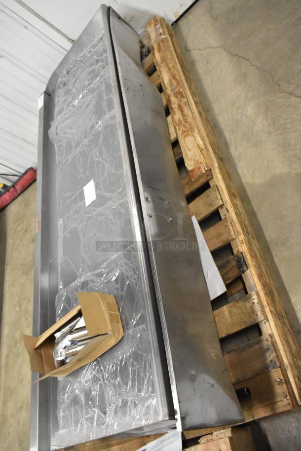 BRAND NEW Cooking Performance Group 351GTCPG72NL 72" stainless steel griddle, scratch and dent. 180,000 BTU, thermostatic controls.