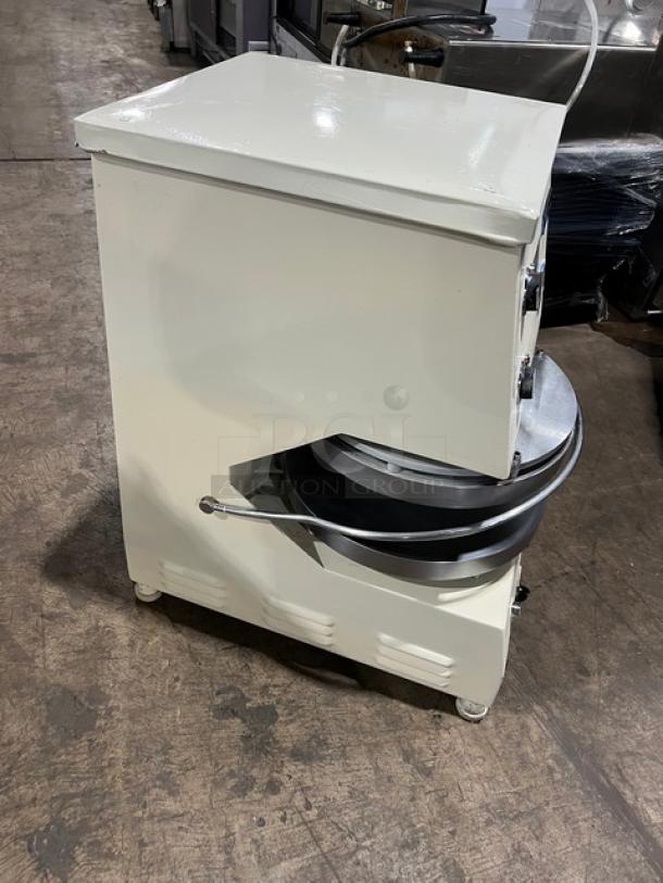 Morello Commercial White Electric Pizza Dough Spinner, Cold System, on Legs. Features durable metal build, clean condition.