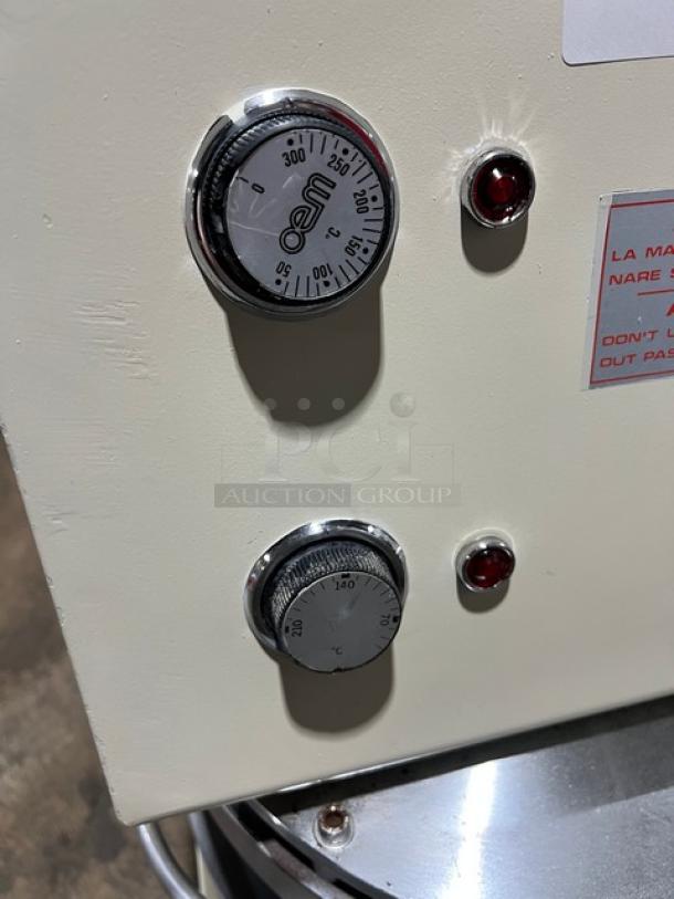 Morello commercial white electric pizza dough spinner/stretcher with control dials and indicator lights, excellent condition.